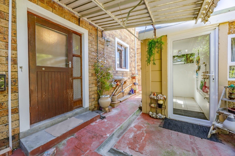 4 Bedroom Property for Sale in Kirstenhof Western Cape